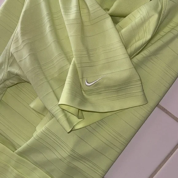 Nike Golf Dri-Fit green Striped Casual
Dress Shirt - men's XXL - Picture 4 of 4